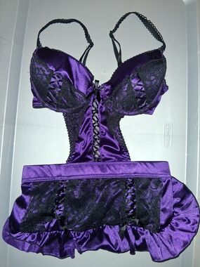 Native Intimates Maid Outfit Lingerie Size 34B Padded With Wires Purple/Black